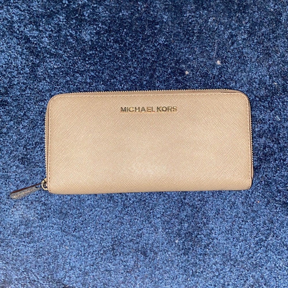 mocha colored michael kors wallet, mint condition